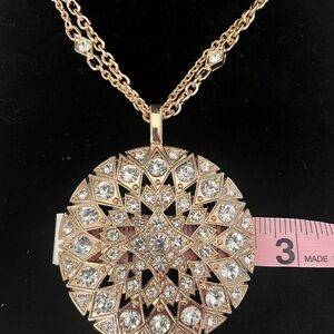 👀 NWB Hefty gold tone and crystal double strand 3” medallion pendant necklace